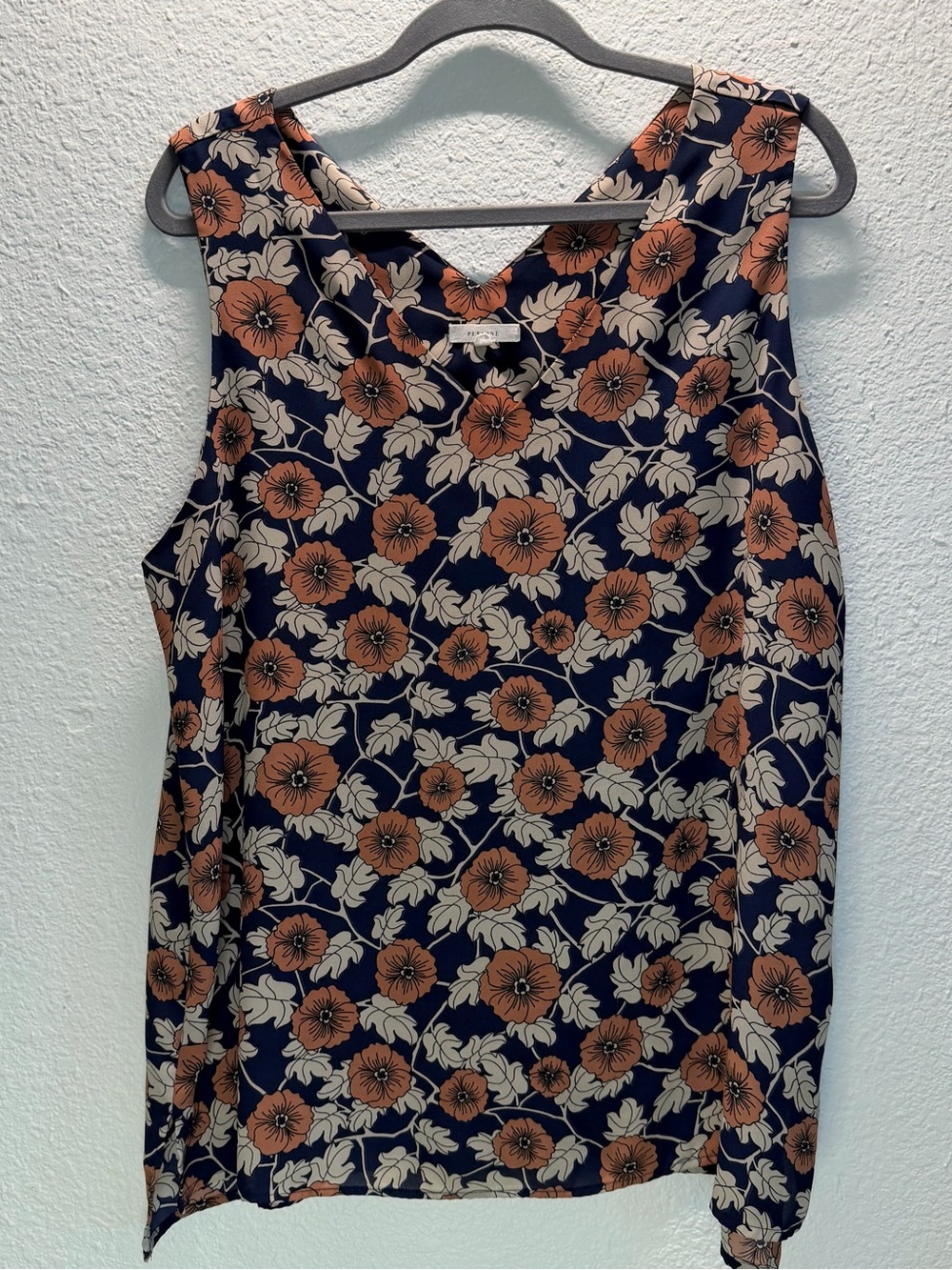 Sleeveless Navy Floral Tank Top - Pleione